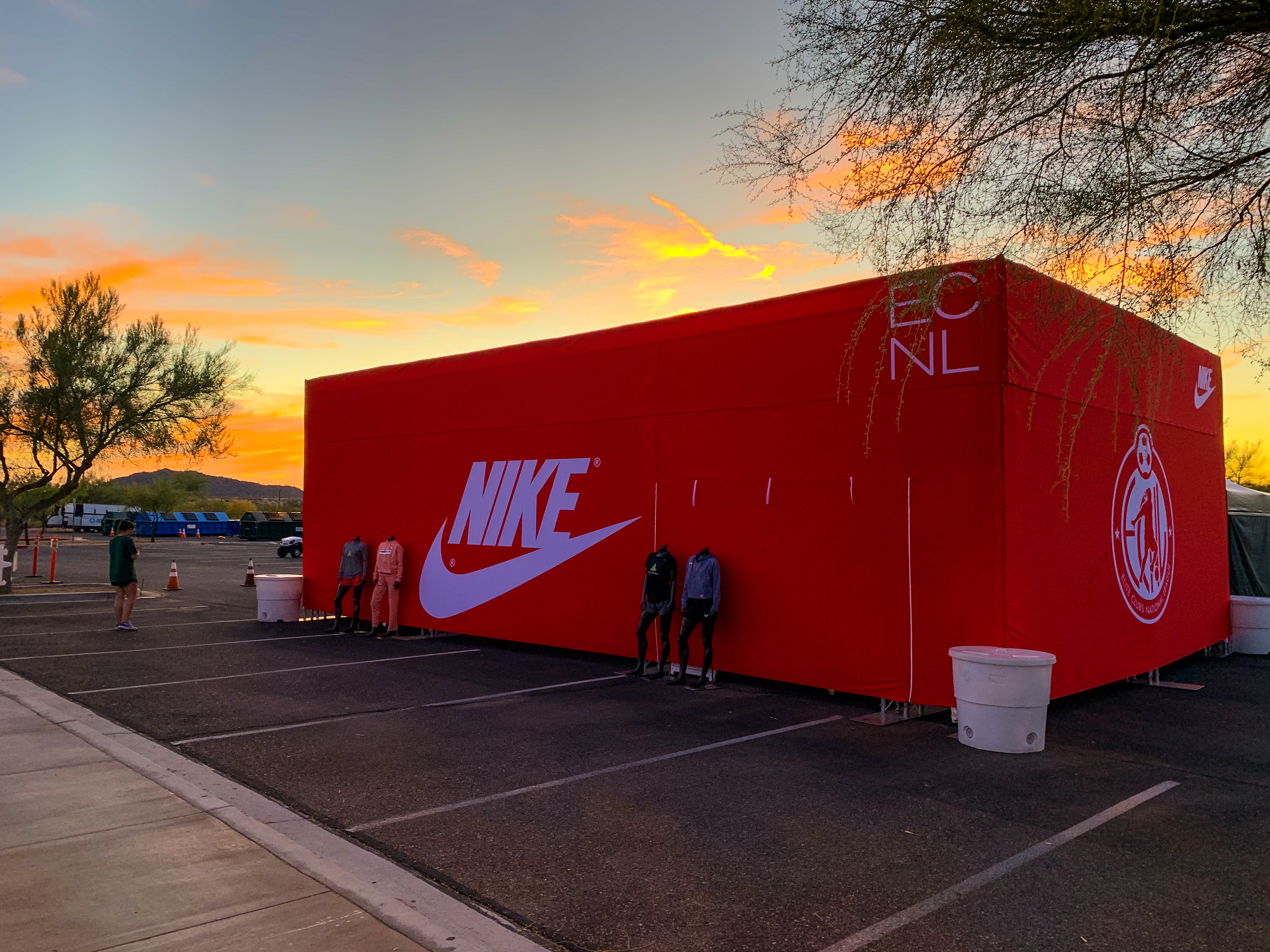 Nike Popup Shoebox Custom Truss